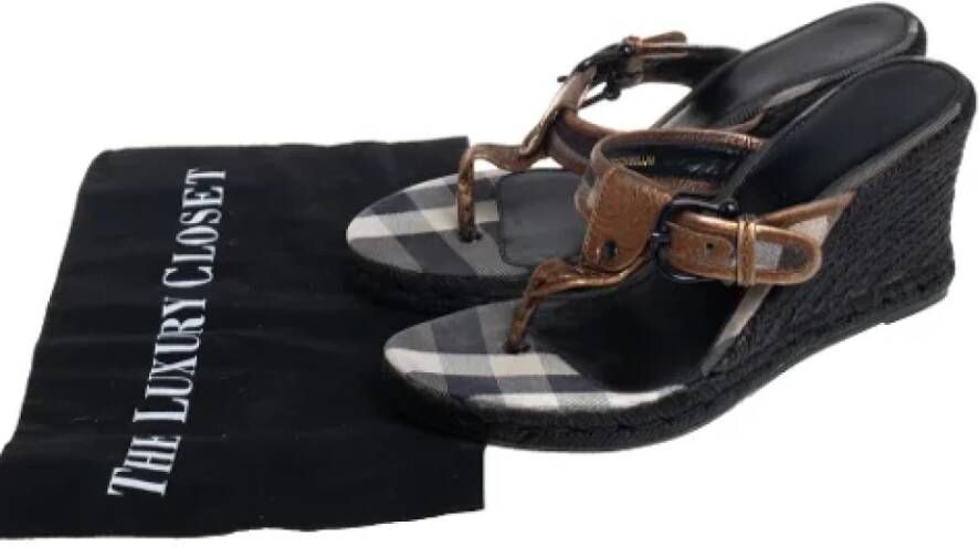 Burberry Vintage Pre-owned Leather sandals Gray Dames