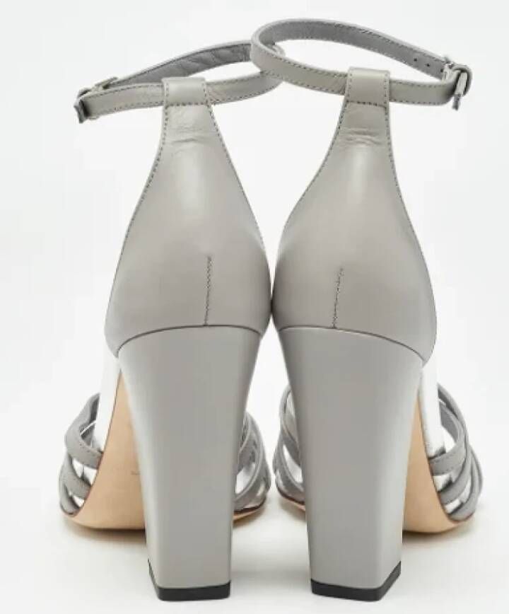 Burberry Vintage Pre-owned Leather sandals Gray Dames