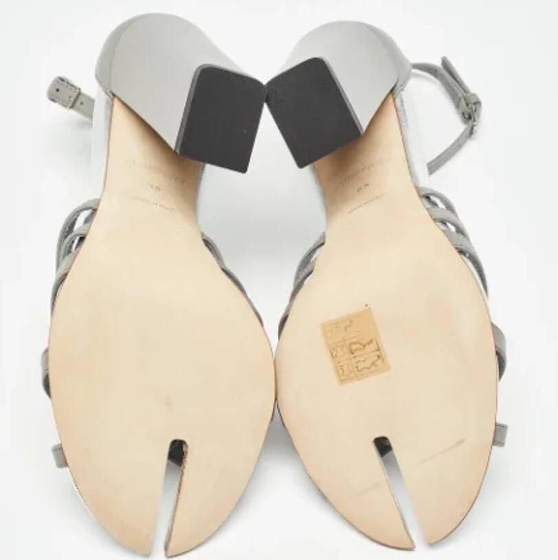 Burberry Vintage Pre-owned Leather sandals Gray Dames