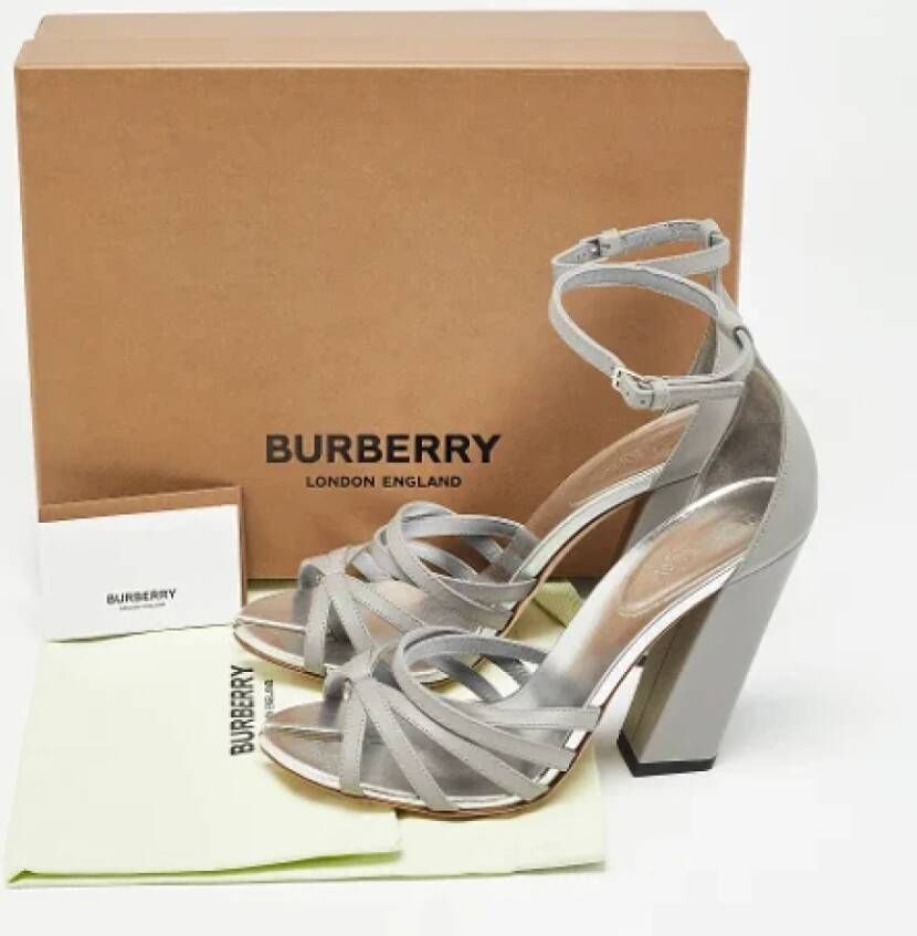 Burberry Vintage Pre-owned Leather sandals Gray Dames