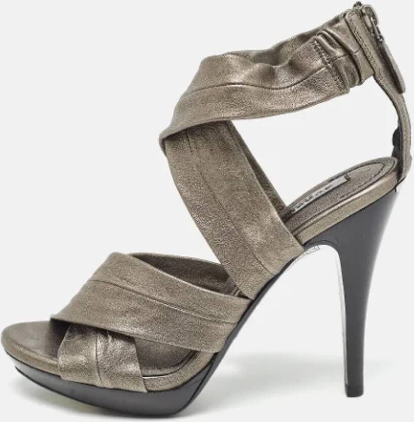 Burberry Vintage Pre-owned Leather sandals Gray Dames