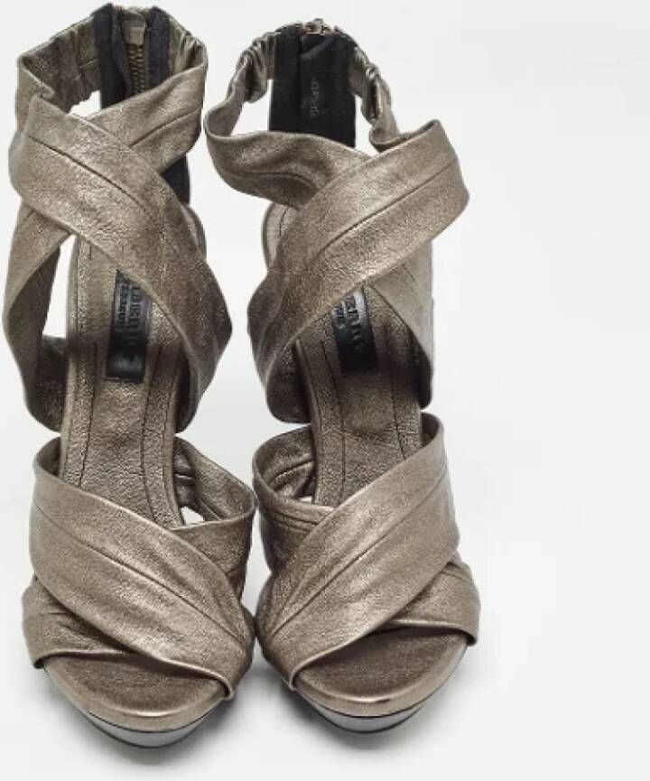 Burberry Vintage Pre-owned Leather sandals Gray Dames