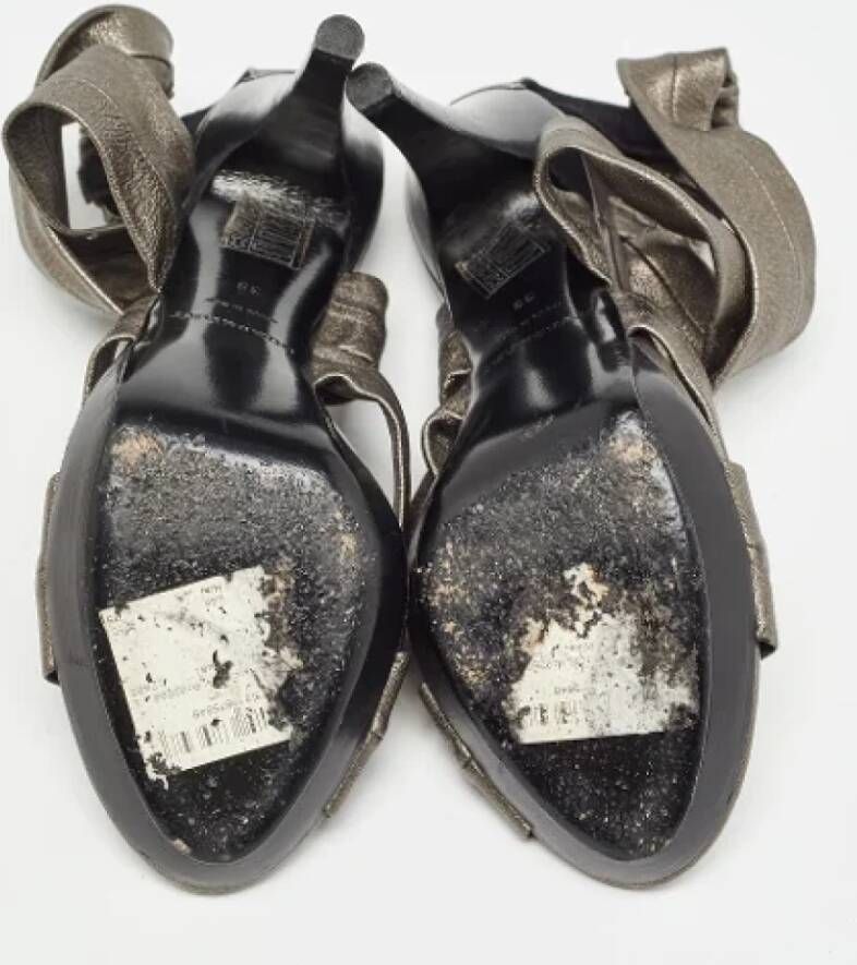 Burberry Vintage Pre-owned Leather sandals Gray Dames
