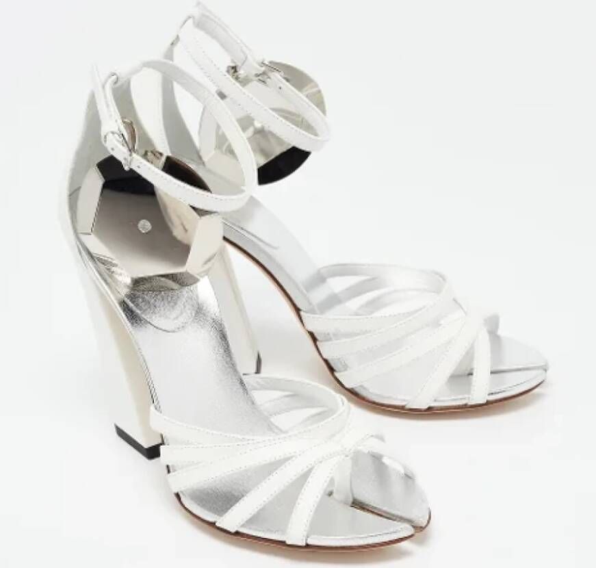 Burberry Vintage Pre-owned Leather sandals White Dames