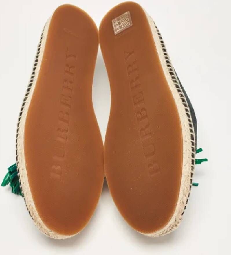 Burberry Vintage Pre-owned Suede flats Green Dames