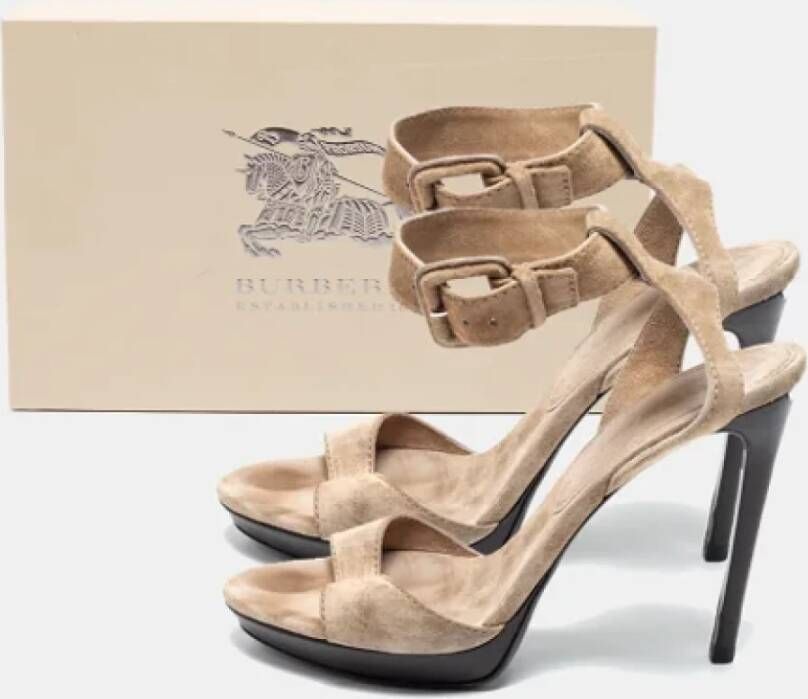 Burberry Vintage Pre-owned Suede sandals Beige Dames