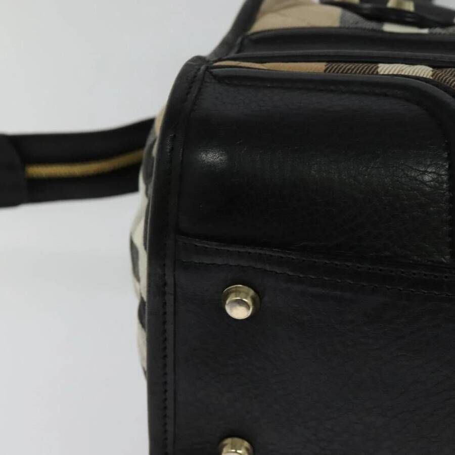 Burberry Vintage Tweedehands Gewatteerde Schoudertas Hangslot Detail
