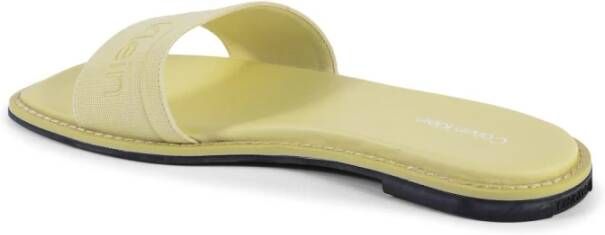 Calvin Klein Gele Slippers Stijl