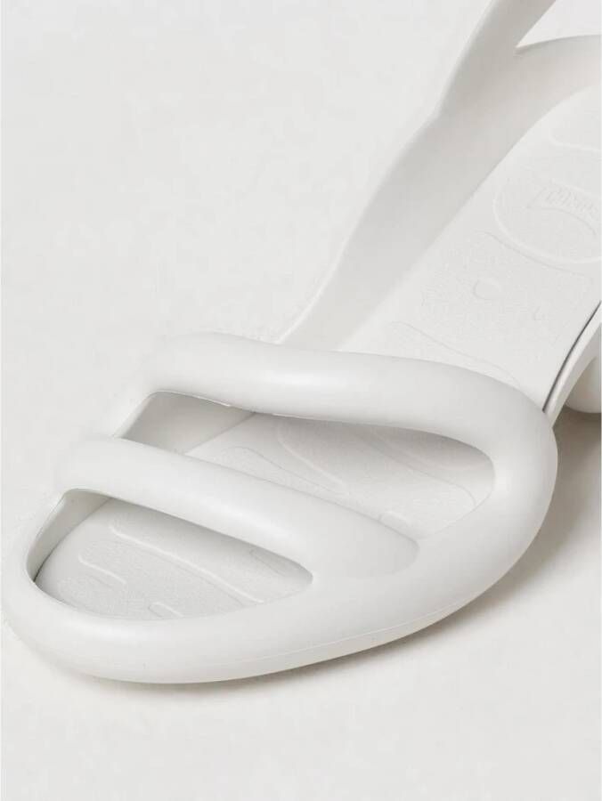 Camper Witte sandalen met hak en enkelband