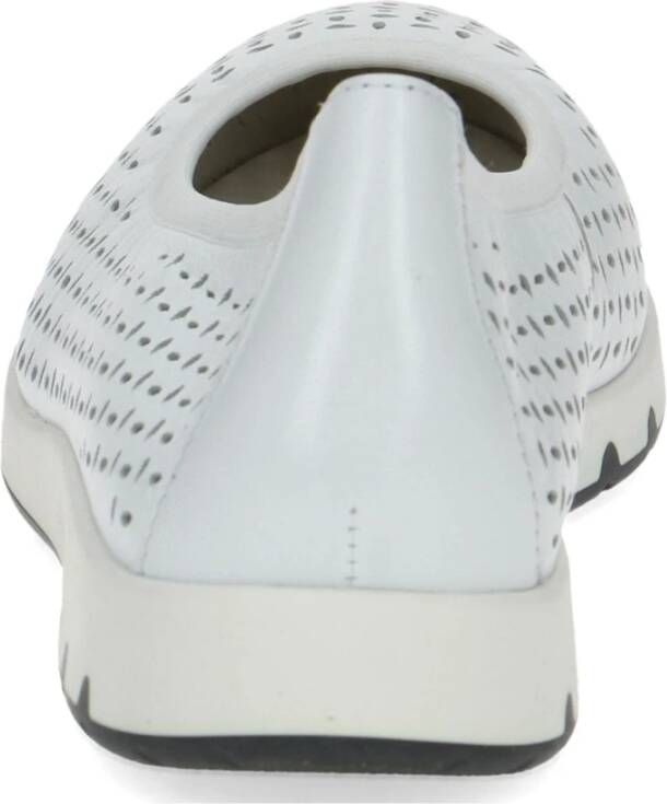 Caprice Witte Softnap Casual Gesloten Ballerina's White Dames