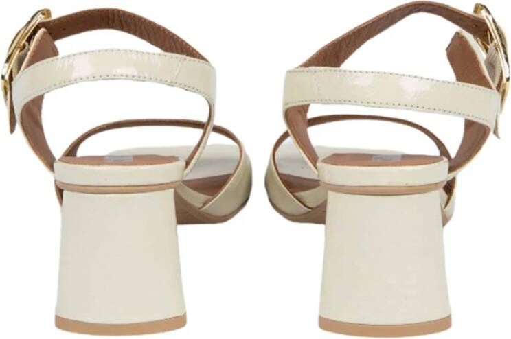 Carmens Beige Geborsteld Leren Sandalen Beige Dames