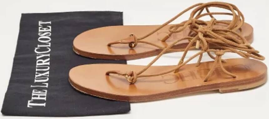 Carolina Herrera Pre-owned Suede sandals Brown Dames