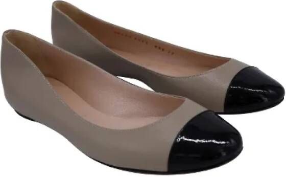 Casadei Pre-owned Leather flats Beige Dames