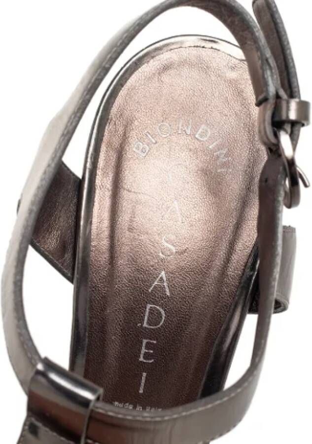 Casadei Pre-owned Leather sandals Gray Dames