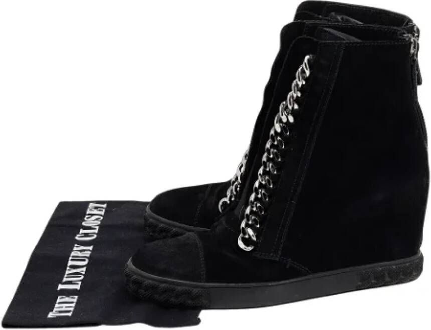 Casadei Pre-owned Suede sneakers Black Dames