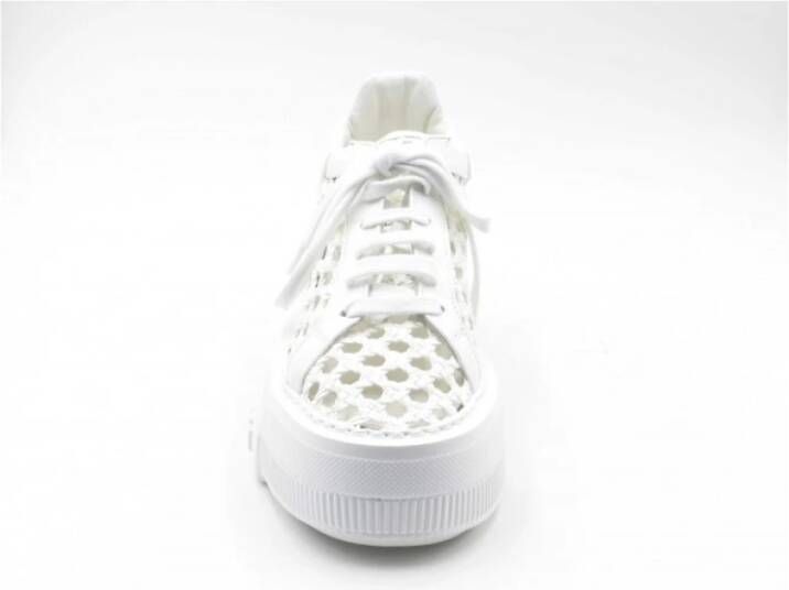 Casadei Witte geweven sneakers met stro-effect