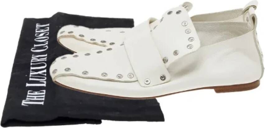 Celine Vintage Pre-owned Leather flats White Dames