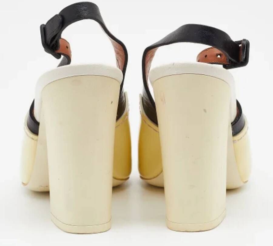 Celine Vintage Pre-owned Leather sandals Beige Dames