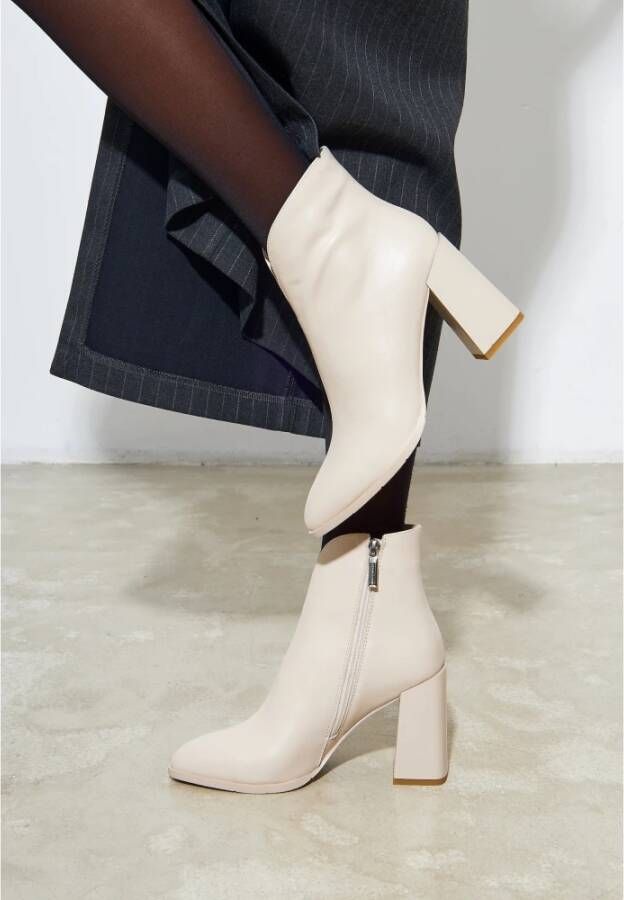 Cesare Gaspari Blokhak Enkellaarsjes Beige Dames