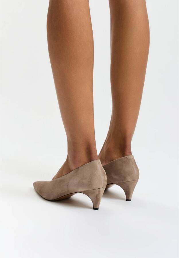 Cesare Gaspari Curve Pumps Beige