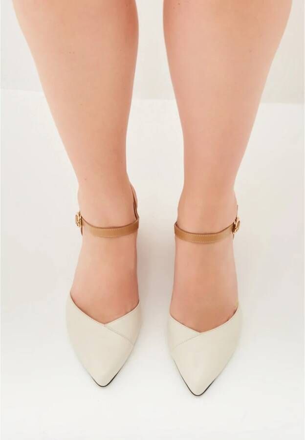 Cesare Gaspari Klassieke Blokhak Leren Pump Beige Dames
