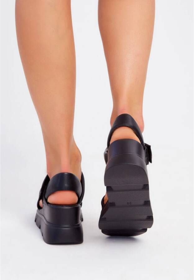 Cesare Gaspari Verhoogde Leren Plateau Sandalen Black Dames