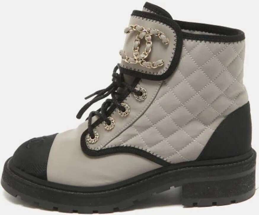 Chanel Vintage Pre-owned Canvas boots Beige Dames