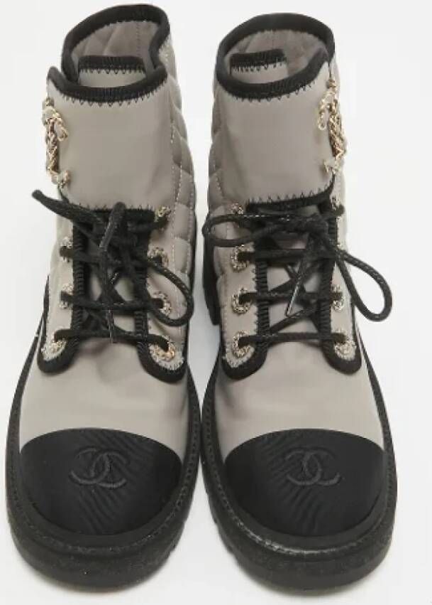 Chanel Vintage Pre-owned Canvas boots Beige Dames