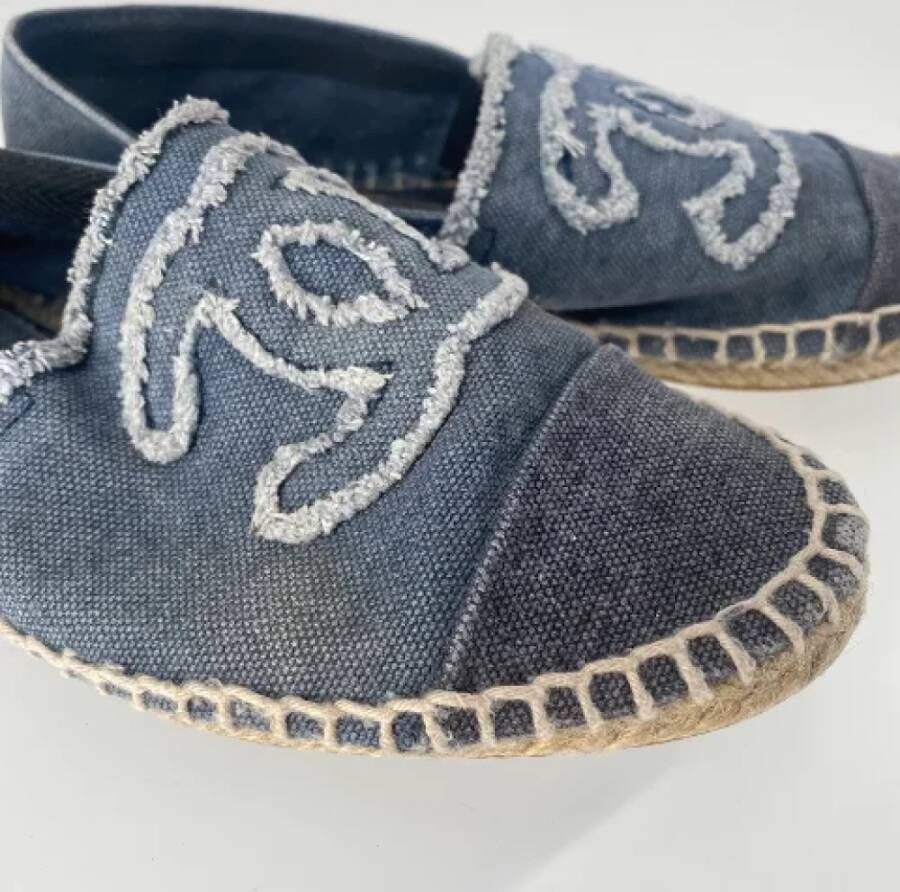 Chanel Vintage Pre-owned Canvas espadrilles Blue Dames