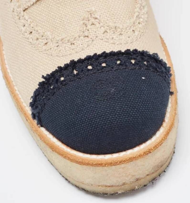 Chanel Vintage Pre-owned Canvas sneakers Beige Dames