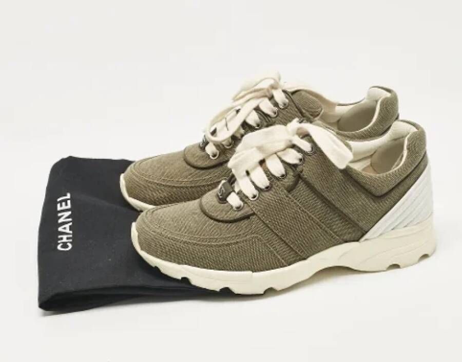 Chanel Vintage Pre-owned Canvas sneakers Green Dames