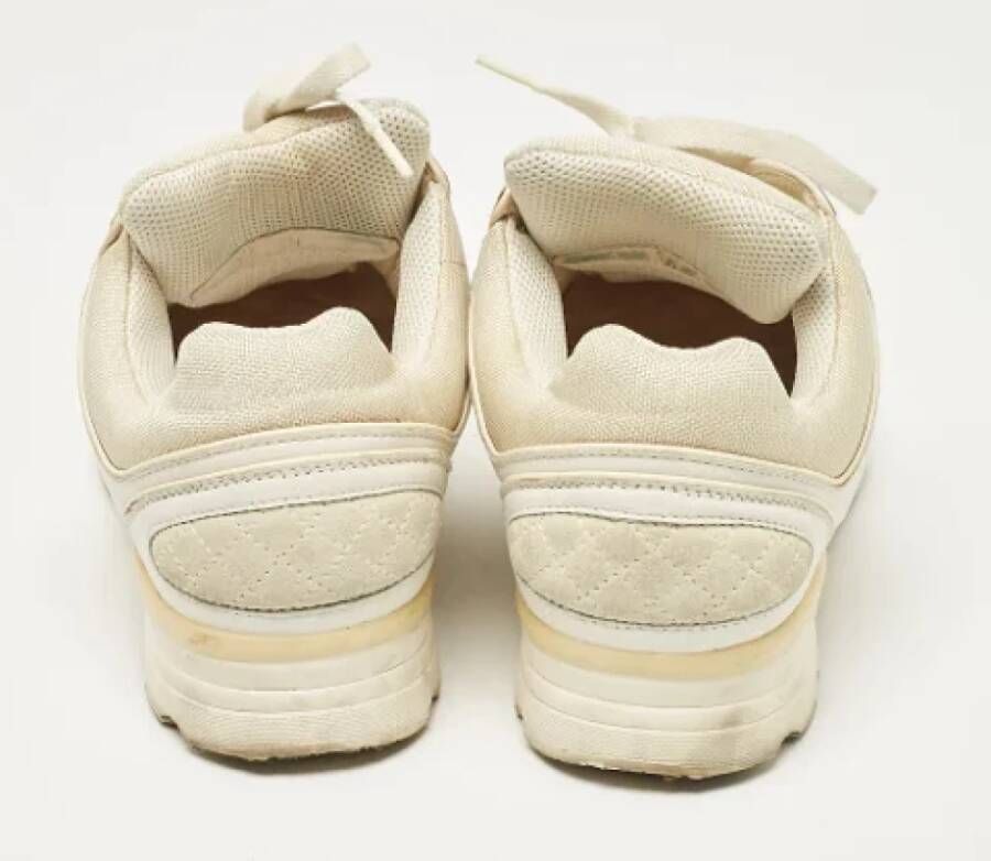 Chanel Vintage Pre-owned Canvas sneakers White Dames