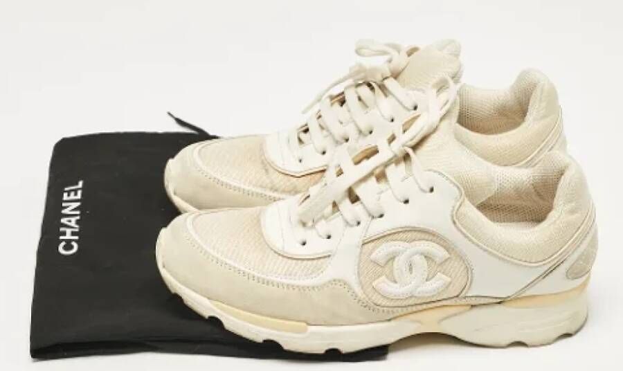Chanel Vintage Pre-owned Canvas sneakers White Dames