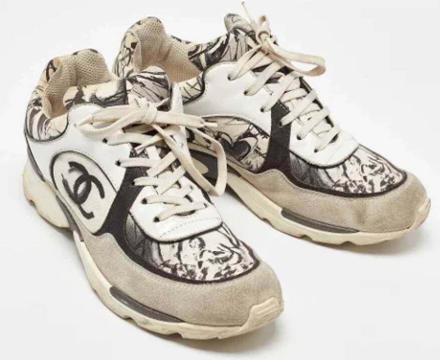 Chanel Vintage Pre-owned Canvas sneakers White Dames