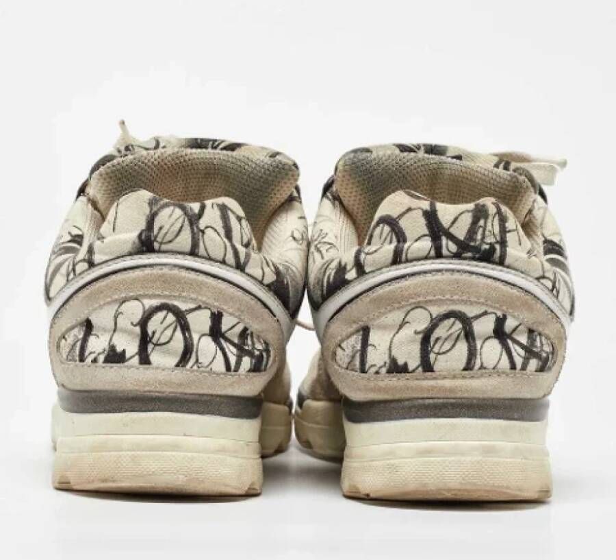 Chanel Vintage Pre-owned Canvas sneakers White Dames