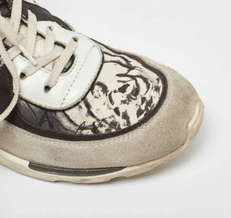 Chanel Vintage Pre-owned Canvas sneakers White Dames