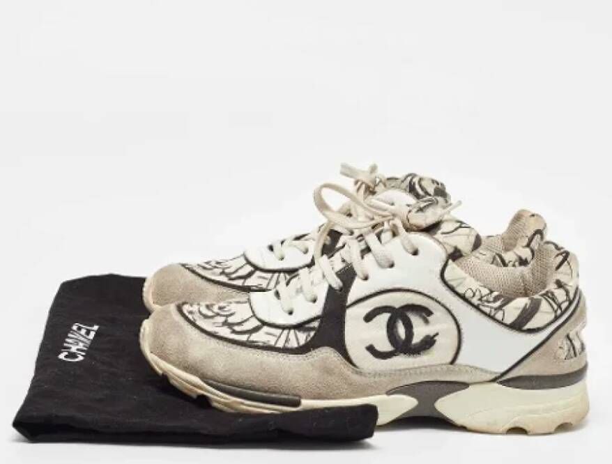Chanel Vintage Pre-owned Canvas sneakers White Dames