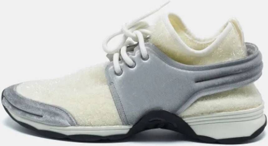 Chanel Vintage Pre-owned Corduroy sneakers White Dames