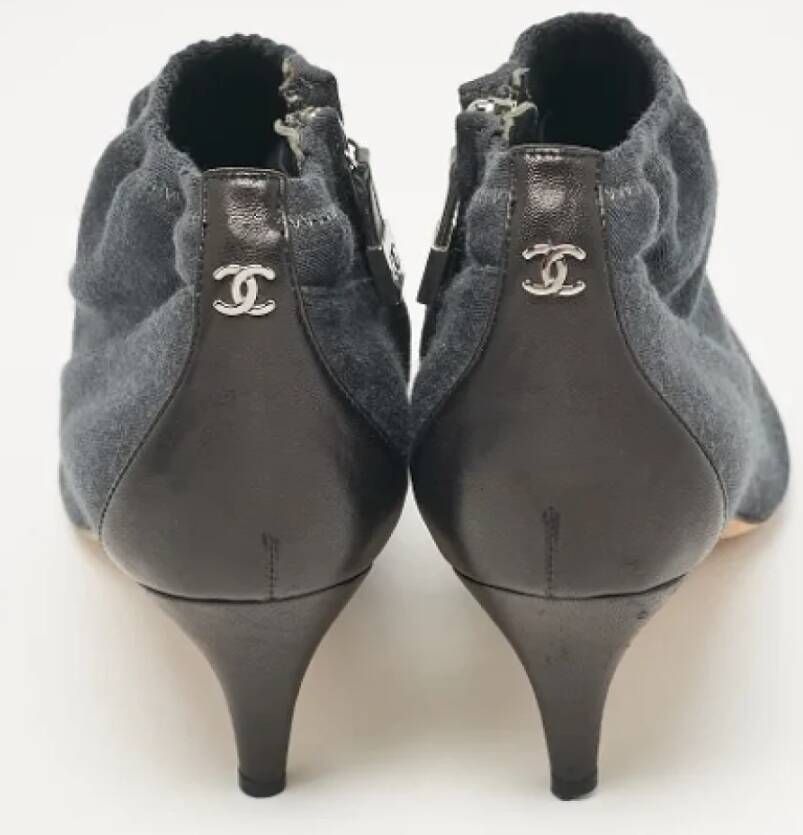 Chanel Vintage Pre-owned Fabric boots Gray Dames