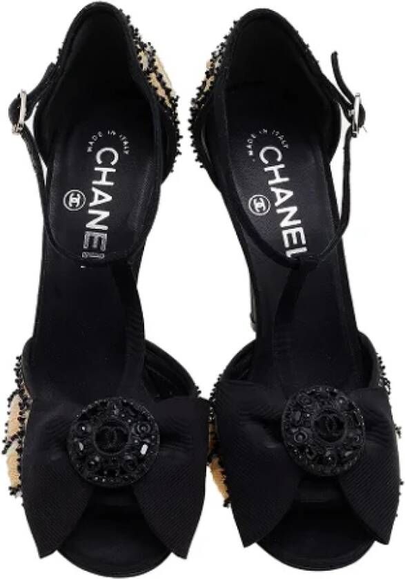 Chanel Vintage Pre-owned Fabric sandals Beige Dames