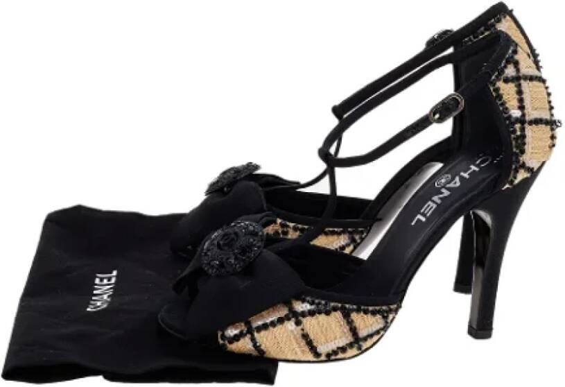 Chanel Vintage Pre-owned Fabric sandals Beige Dames