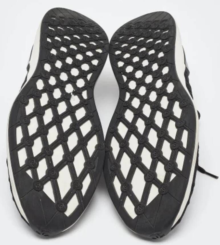 Chanel Vintage Pre-owned Fabric sneakers Black Dames