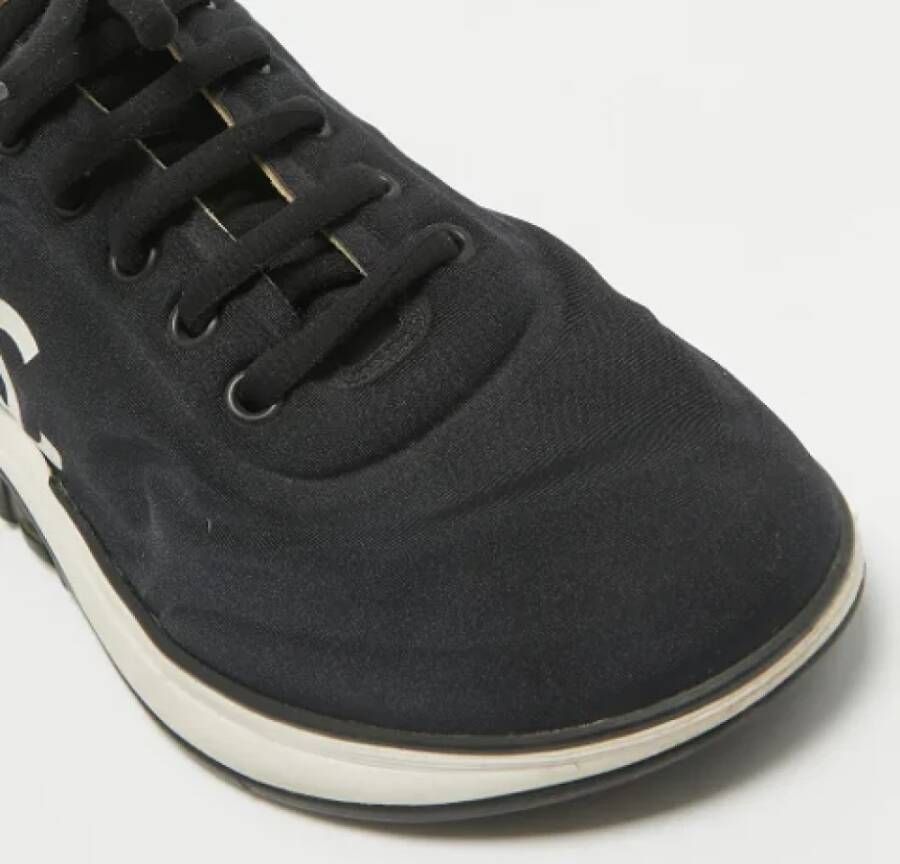 Chanel Vintage Pre-owned Fabric sneakers Black Dames