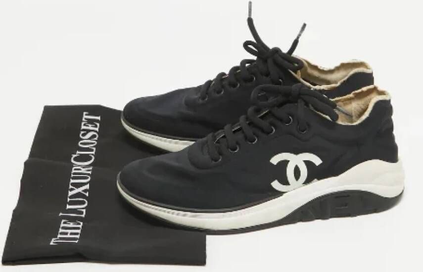 Chanel Vintage Pre-owned Fabric sneakers Black Dames