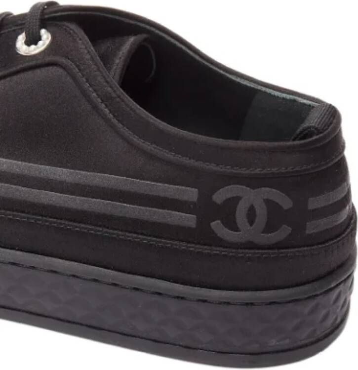 Chanel Vintage Pre-owned Fabric sneakers Black Dames