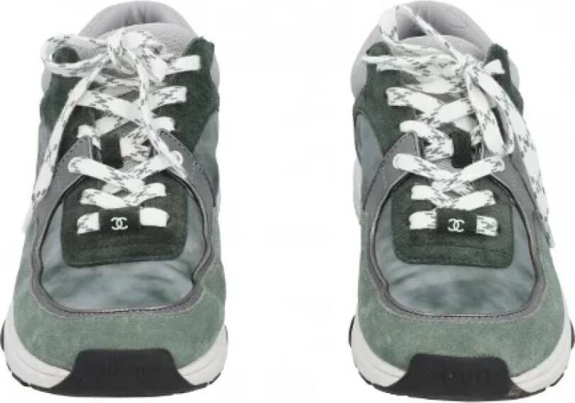 Chanel Vintage Pre-owned Fabric sneakers Gray Dames
