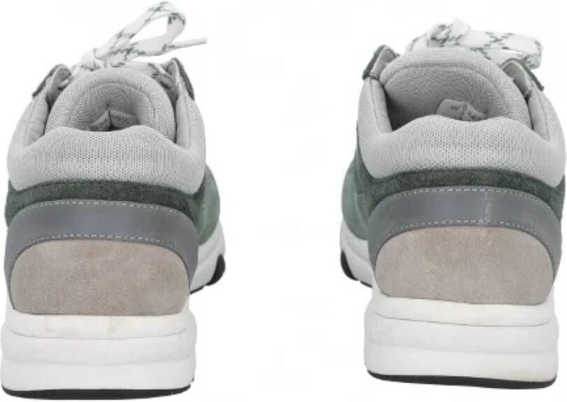 Chanel Vintage Pre-owned Fabric sneakers Gray Dames