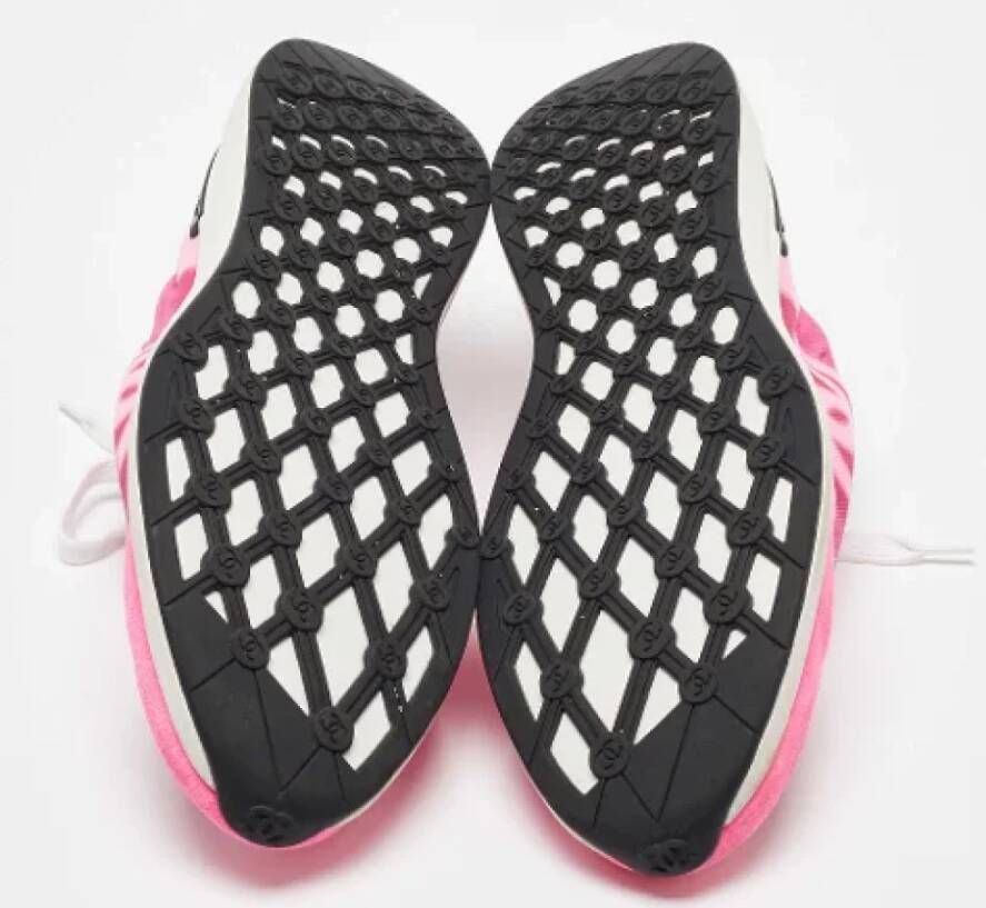 Chanel Vintage Pre-owned Fabric sneakers Pink Dames
