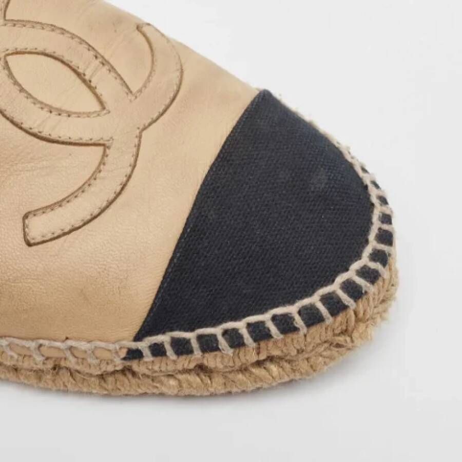 Chanel Vintage Pre-owned Leather espadrilles Beige Dames