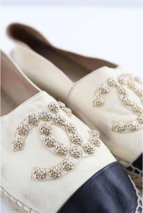 Chanel Vintage Pre-owned Leather espadrilles Beige Dames